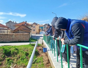 Ученици взеха водни проби от река Павликенска по повод Световния ден на водата