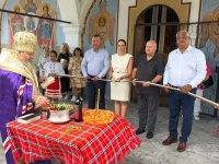 Реставрираната църква &bdquo;Св. архангел Михаил&ldquo; посрещна миряни в с. Лесичери