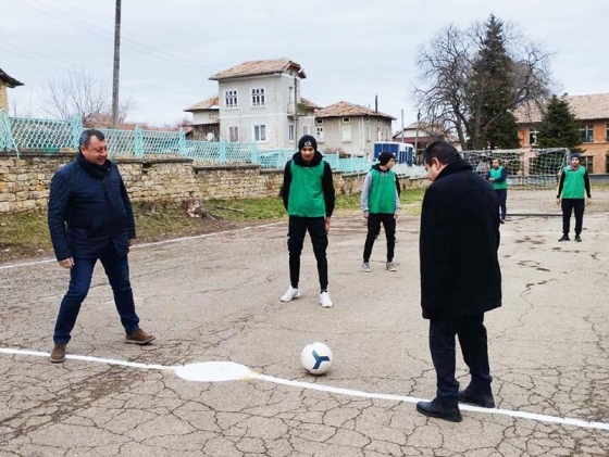 Шест отбора се състезават за  купата на кмета на кметство Върбовка