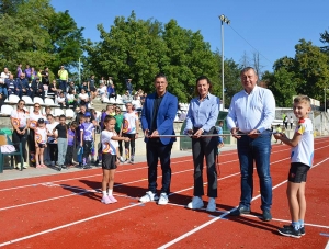 Обновената лекоатлетическа писта на стадион &bdquo;Ганчо Панов&ldquo; беше осветена с първи спортен турнир